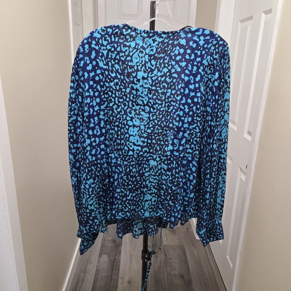 Nwt Vero Moda Plus Size Patterned Top - Picture 7 of 8
